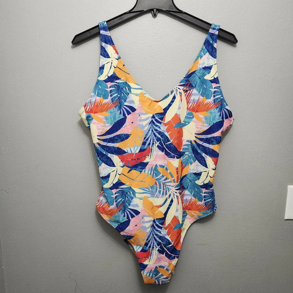 Old navy women's one piece swim suit size XXL floral pink and blue - Picture 1 of 6